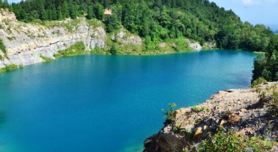 Danau Biru Sawahlunto Pesona Wisata Bekas Galian Tambang