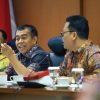 Wakil Ketua Komite II DPD RI Bustami Zainudin saat RDPU terkait penyusunan RUU tentang perubahan atas UU No. 18 Tahun 2018 Tentang Pengelolaan Sampah