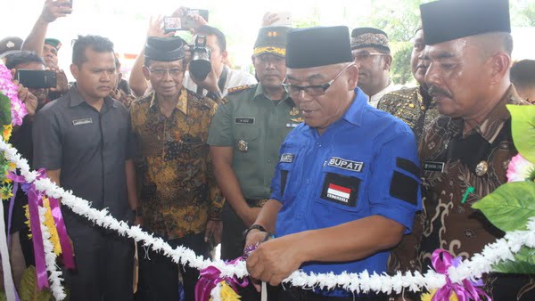 Bupati Pasbar Resmikan Kantor Walinagari Kinali