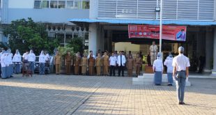 Gubernur Sumatera Barat Irwan Prayitno dalam sambutan sebagai inspektur upacara di SMA 1 Padang dalam rangka memeriahkan peringatan Hari Kanker Sedunia Nasional Di Sumbar,