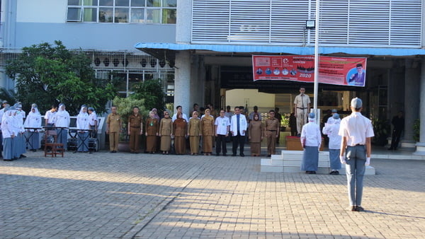 Asn Saat Mengikuti Upacara Bendera