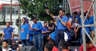 Gubernur Sumatera Barat Irwan Prayitno saat memberi sambutan pada acara Peringatan Hari Kanker se Dunia tahun 2020 tingkat Nasional di Sumatera Barat, Khatib Sulaiman Padang, Minggu (16/2/2020)