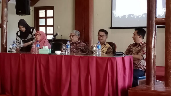 Kadis Pariwisata Pemprov Sumbar Novrial, Se. Ma. Akt. Dalam Acara Workshop Pentahelix Pariwisata Sumbar Di Kota Pariaman