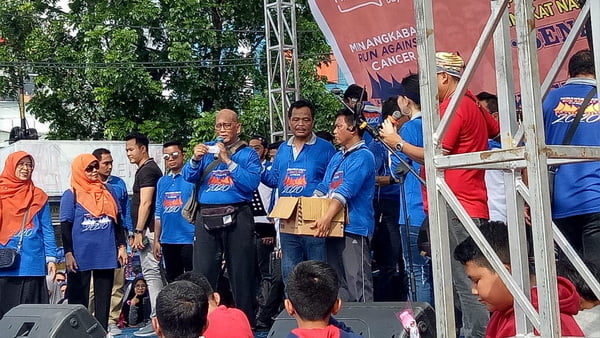 Ketua Kanker Indonesia Prof. Dr. Aru Suyono Ketika Memberikan Sambutan Pada Acara Puncak Peringatan Cancer Day 2020 Di Sumbar, Di Khatib Sulaiman Padang, Minggu (16/2/2020)