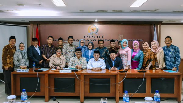 Ketua Komite Iii Dpd Ri Bambang Sutrisno Saat Rdp Dengan Menteri Agama Fachrul Razi Di Gedung Dpd Ri, Jakarta, Senin (10/2/2020).