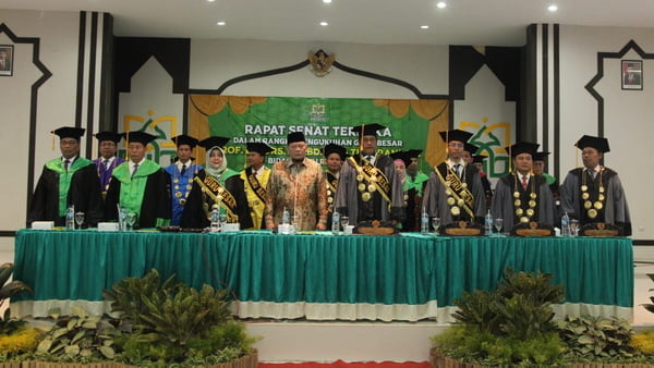 La Nyalla Saat Mengisi Orasi Ilmiah Dalam Acara Pengukuhan Prof. Dr. Drs. H. Abdul Muis Tabrani, Mm Sebagai Guru Besar Bidang Ilmu Pendidikan, Di Aula Iain Jember, Senin (10/2/2020), Pagi