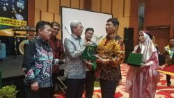 Kadis Pariwisata sebagai narasumber pada Acara Raker Himpunan Keluarga Kerinci dan Seminar Nasional Pengembangan Kepariwisataan Kerinci di Cibubur tanggal 22-23 Februari 2020