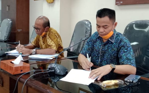 Anggota Dprd Sumbar Hm Nurnas Dan Hidayat Meradang Terkait Belum Cairnya Bantuan Jaringan Pengaman Sosial Masyarakat Terdampak Covid-19