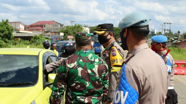 Aparat Gabungan Menyuruh Kendaraan Balik Kanan Pada Perbatasan Sumbar Di Sungai Rumbai