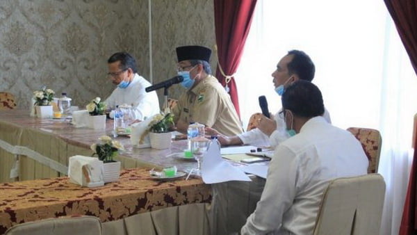 Bupati Solok Gelar Rapat Koordinasi Tekait Pembahasan Masalah Jalan Nagari Taruang-Taruang Kecamatan Ix Koto Sungai Lasi – Nagari Aia Luo Kecamatan Payung Sekaki Oleh Pt. Arosuka Mandiri