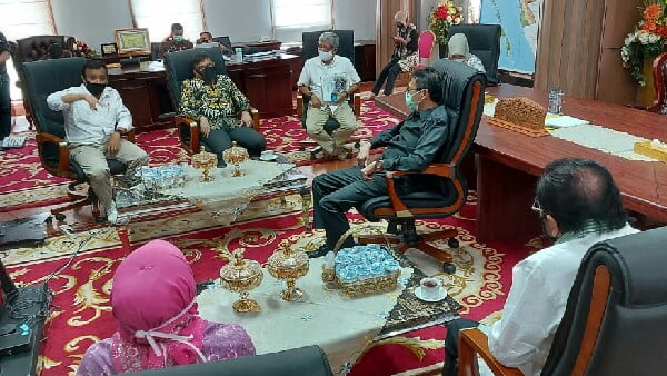 Anggota DPD RI bersama Gubernur Sumbar