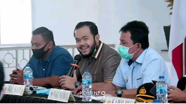 Wako Padang Panjang Vidcon Bersama Gubernur 1