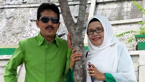 Mawardi Dan Istri