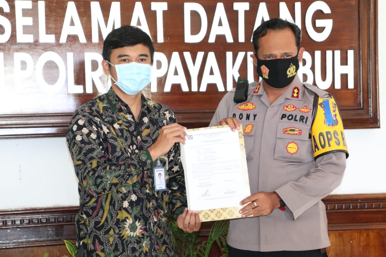 Bank Bri Melalui Program Csr (Corporate Social Responsibility) Bri Peduli Memberikan Bantuan Renovasi Gedung Pelayanan Satu Atap Kepada Polres Payakumbuh Sebesar Rp 116.925.000,-.