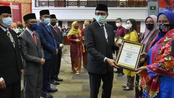 Rapat Paripurna Istimewa Dprd Hut Sumatera Barat Ke 75 Tahun 2020