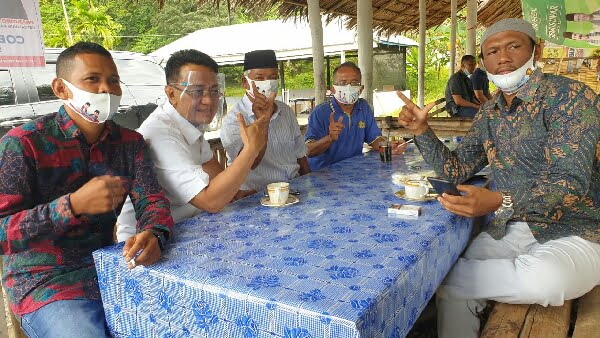 Indra Catri Bersama Pedagang Di Pasar Malampah