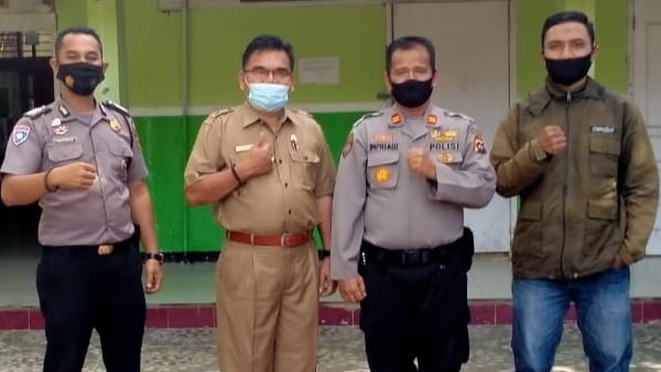 Kepala Sman 1 Batang Kapas Syamsuir Bersama Muspika