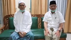 Nasrul Abit Bersama Pemimpin Tarekat Naqsabandiyah Lubuk Minturun, Padang, Syaikh Asrul Bakar