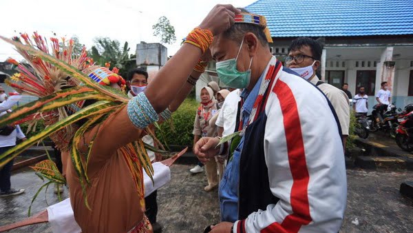 Warga Mentawai Sambut Kedatangan Calon Gubernur Sumatra Barat , Nasrul Abit,