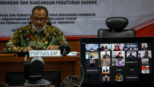 Ketua Bap Dpd Ri, Bambang Sutrisno Dalam Rdp Upaya Penyelesaian Kasus Sengketa Pengembalian Hak Pemilikan Tanah Repatrian Suriname Di Tongar, Pasaman Barat