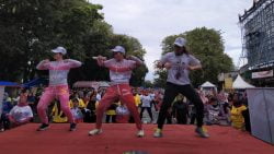 Warga Padang antusias mengikuti senam bertema “Zumba Sumbar Unggul”