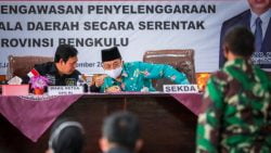 Wakil Ketua DPD RI, Sultan B. Najamudin saat kunjungan kerja dalam rangka pengawasan persiapan pelaksanaan pilkada serentak 2020, di Kantor Bupati Rejang Lebong, Kamis (26/11/2020).