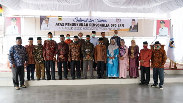 Pjs. Bupati Erman Rahman Saat Acara Pengukuhan Jajaran Dewan Pimpinan Daerah (Dpd) Lpm Tanah Datar Masa Bhakti 2020- 2025