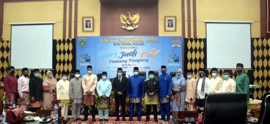 Foto Bersama Pim Dprd