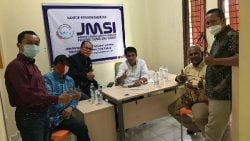 Sekjen Jmsi Pusat, Mahmud Marhaba (Baju Putih) Didampingi Novermal (Ketua Bidang Advokasi Dan Hukum Jmsi) Meninjau Kantor Pengda Jmsi Sumbar Di Jl Manggopoh, Padang Jelang Pelantikan Jmsi Sumbar, 27 Januari 2021 Lalu. Ikut Mendampingi, Ketua Pengda Jmsi Sumbar, Yal Azis, Al Imran (Bendahara), Yofialdi (Dewan Pakar) Dan Surya (Anggota). (Istimewa)