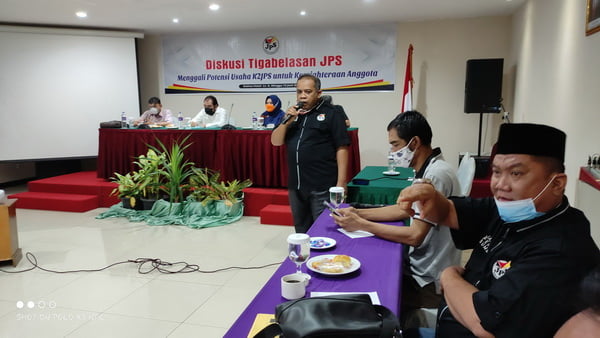 Ketua K2Jps Saribulih Menghantarkan Diskusi Tigabelasan Jps,