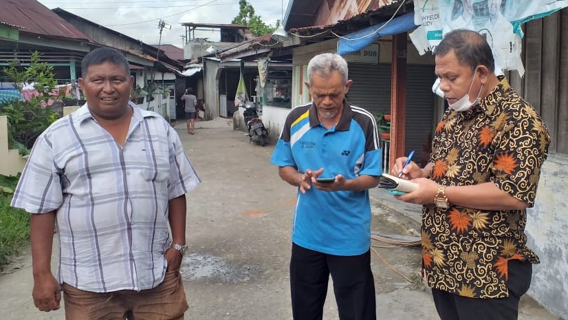 Afrizal (Pakai Batik) Jemput Aspirasi Warga Berok Nipah