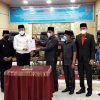 Ketua Dprd Mardiansyah, Wako Fadly, Wawako Asrul, Wakil Ketua Dprd Yulius Kaisar Dan Imbral, Sekda Sony Dan Sekwan Wita Desi Susanti Di Akhir Rapat Pleno Dprd,Senin (29/11)