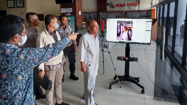 Raflis Di Lobbi Dprd Provinsi Sumatera Barat