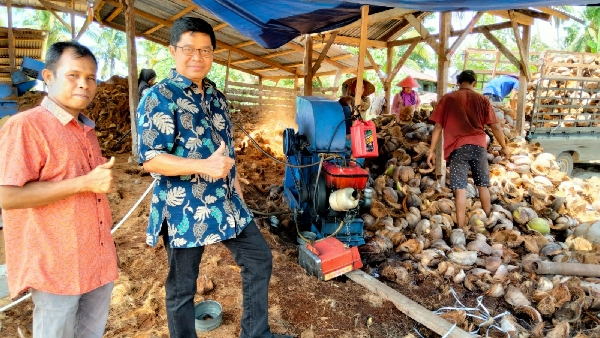 Pabrik Pengolahan Sabut Kelapa Di Jorong Gantiang Tangah Padang, Nagari Ulakan