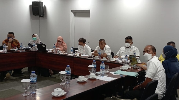 Komisi V Dprd Sumbar Gelar Raker Bersama Mitra Di Bukittinggi