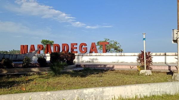 Pantai Mapadegat Yang Menawan