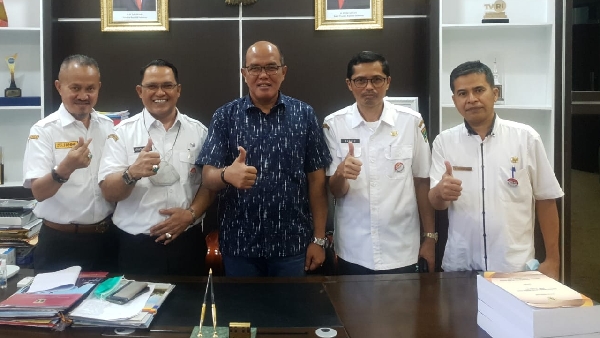 Ketua Dprd Sumbar Supardi Didampingi Sekwan Raflis Bersama Kepala Bkim Afando Ekardo