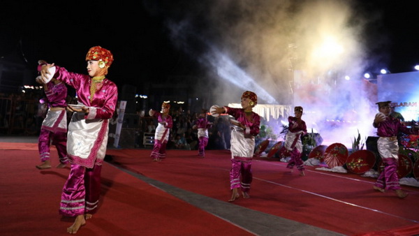 Tari Anak Nagari Di Bukittinggi