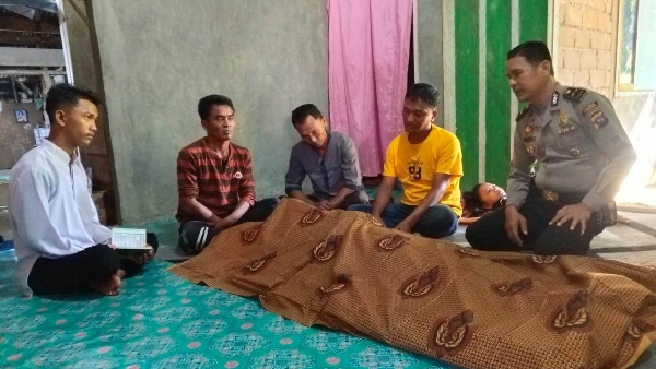 Jenazah Ponidi Disemayamkan Di Rumah Duka