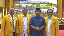 Wakil Ketua Dprd Provinsi Sumatera Barat Suwirpen Suib Saat Menghadiri Pembukaan Pomprov/Selekprov Sumbar 2022,