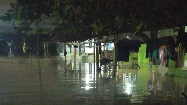 Banjir Yang Merendam Pemukiman Warga Di Kecamatan Telukjambe Barat