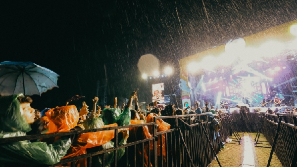 Collabonation Tour Im3 Yang Berlangsung Di Lapangan Iman Bonjol Padang