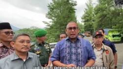 Andre Rosiade bersama Dirut PT Hutama Karya saat meninjau ruas Sitinjau Lauik, Sabtu 27/8/2022