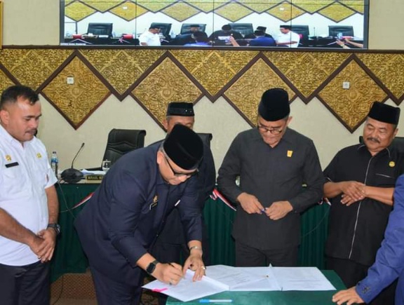 Dprd Kota Padang Sahkan Kupa-Ppas Perubahan Apbd 2022