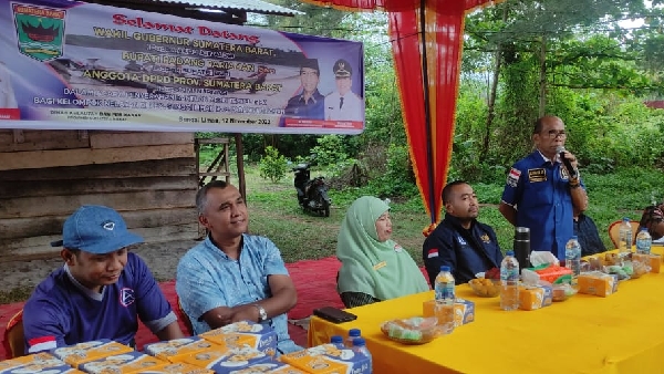 Anggota Dprd Sumbar Hm  Nurnas