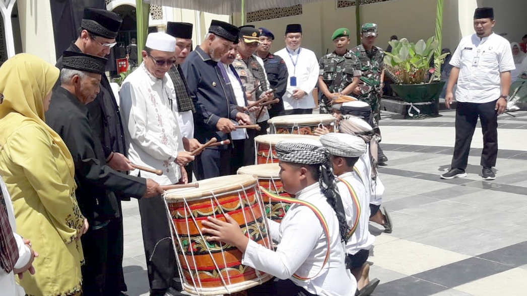 Pebuhan Gendang Oleh Gubernur Mahyeldi Pertanda Dibukanya Mtq Nasional Padang Panjang 2022 1