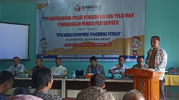 Bawaslu Provinsi Sumatera Barat Menggelar Deklarasi Kampung Pengawas Pemilu Di Kantor Wali Nagari Bukik Limbuku Kecamatan Harau