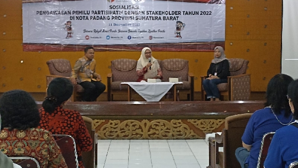 Bawaslu Sumatera Barat Mengadakan Sosialisasi Pengawasan Pemilu Partisipatif Dengan Stakeholder