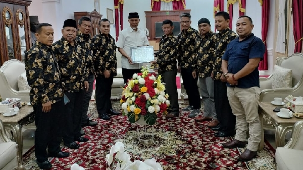 Pwi Audiensi Dengan Gubernur Sumbar