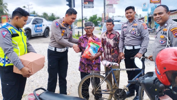 Satlantas Polres Dharmasraya Gencar Turun Ke Lapangan Melaksanakan Edukasi Tertib Dalam Berlalu Lintas